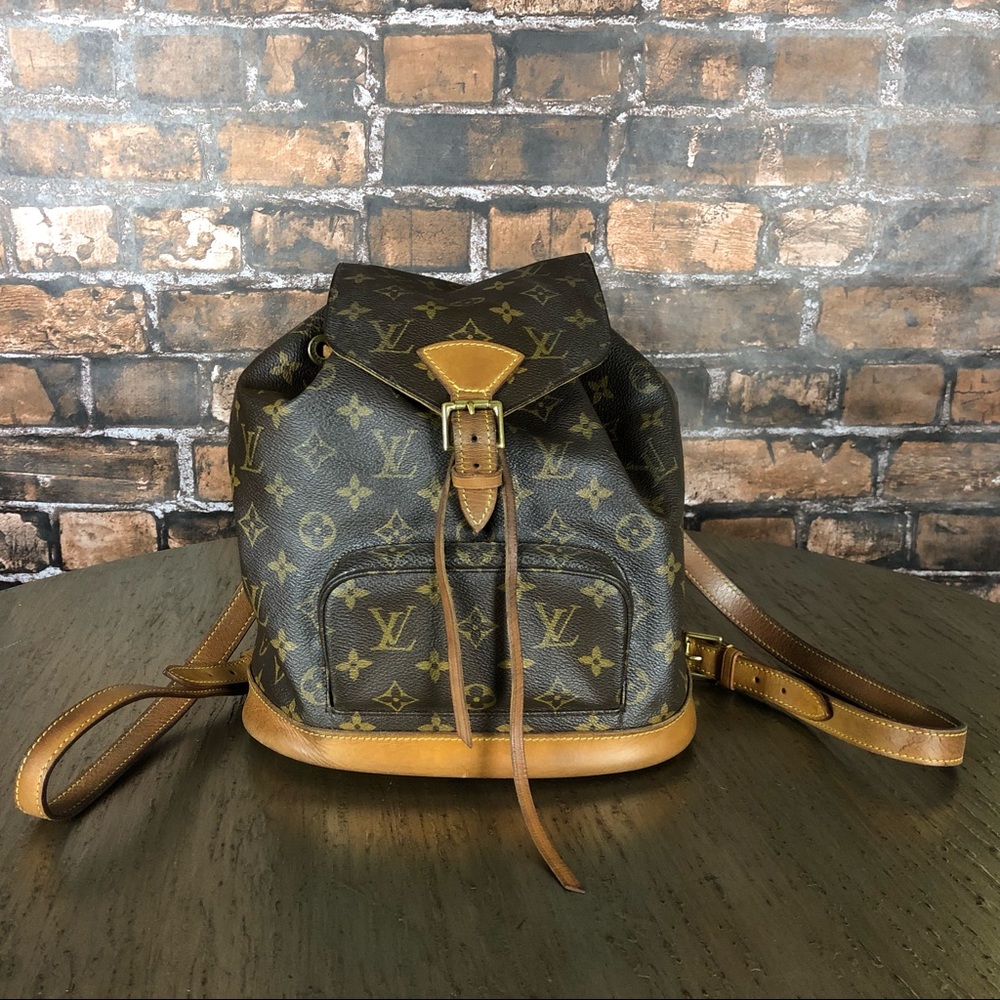 Authentic Louis Vuitton Vintage Backpack 😍